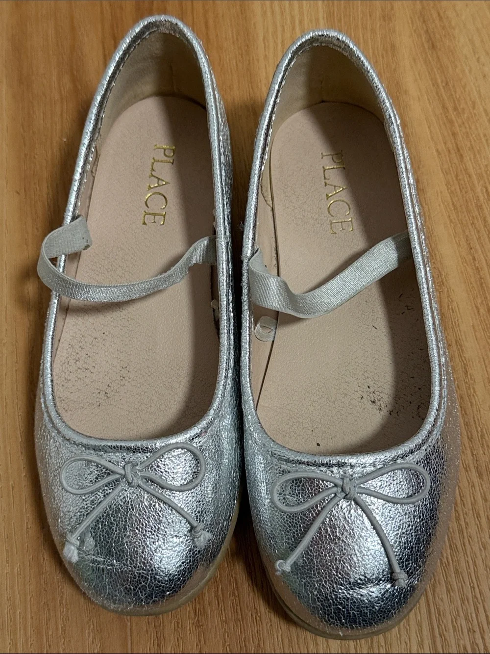 The Children's Place Silver Mary Jane Ballet Flats with Bow
